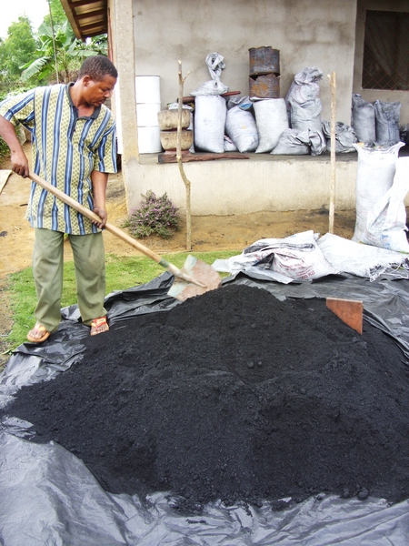 Biochar from agricultural waste_3